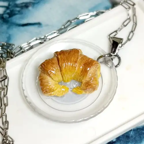 Collar Medialuna