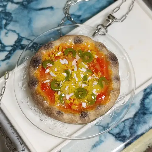 Collar Pizza con Huevo